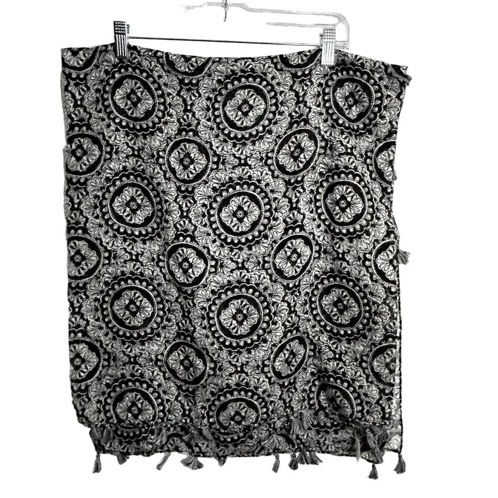 Lands End Black White Medallion Print Sarong Oblong Scarf Tassel NWT